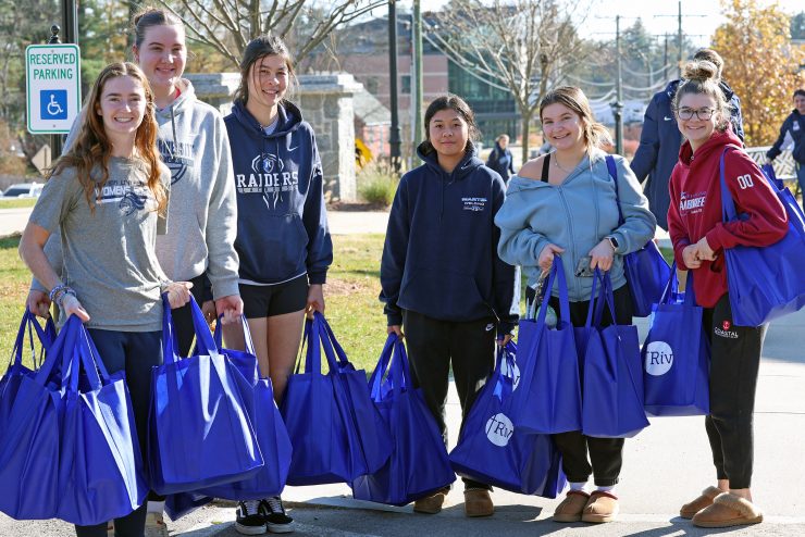 Raiders assist community by providing Thanksgiving meals